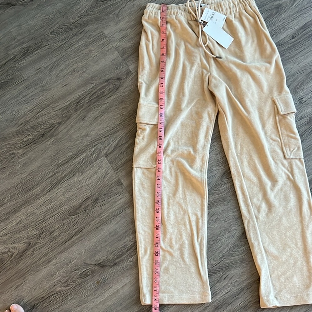 Wayf Pants with cargo pockets khaki tan New with tags - Picture 8 of 8